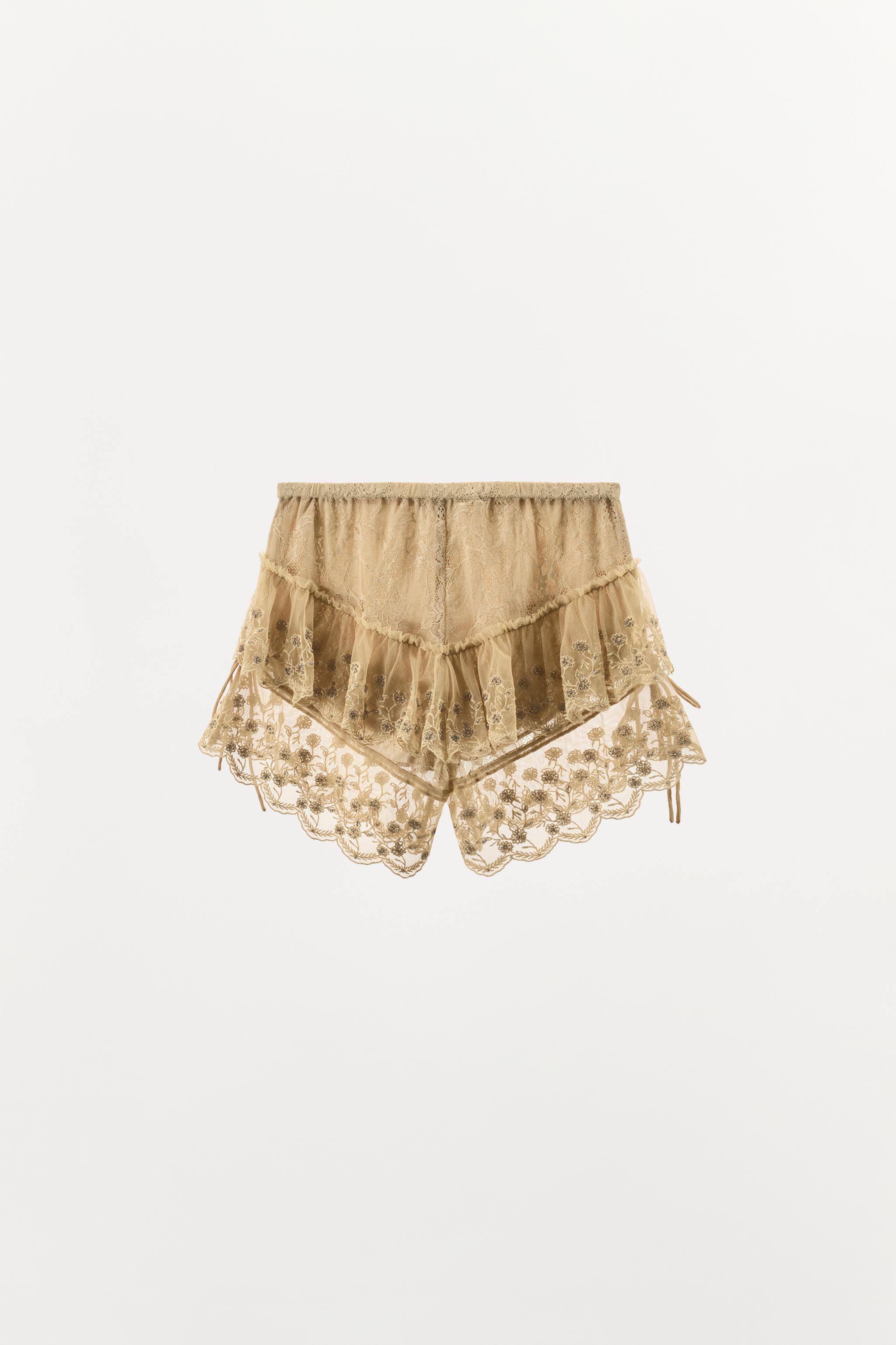 SHORT À VOLANTS BRODÉS